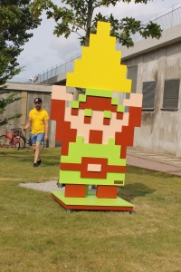 En gigantisk Link mötte en utanför, för att markera att årets mässa har Zelda-tema.